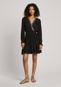 Pepe Jeans EDILAINE - Robe de jour - black