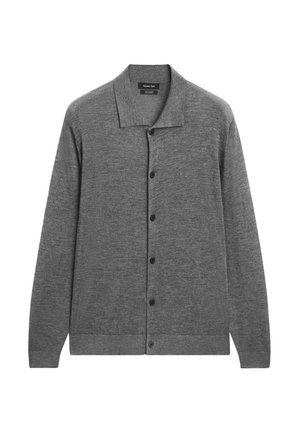Grauer Wollcardigan mit langen Ärmeln, einem Kragen und fünf schwarzen Knöpfen auf der Vorderseite. Weiche Textur und schlichtes Design.