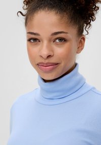 QS MIT ROLLKRAGEN - Langarmshirt - himmelblau