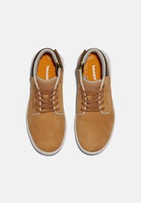 Timberland SENECA BAY  CHUKKA - Zapatillas altas - wheat