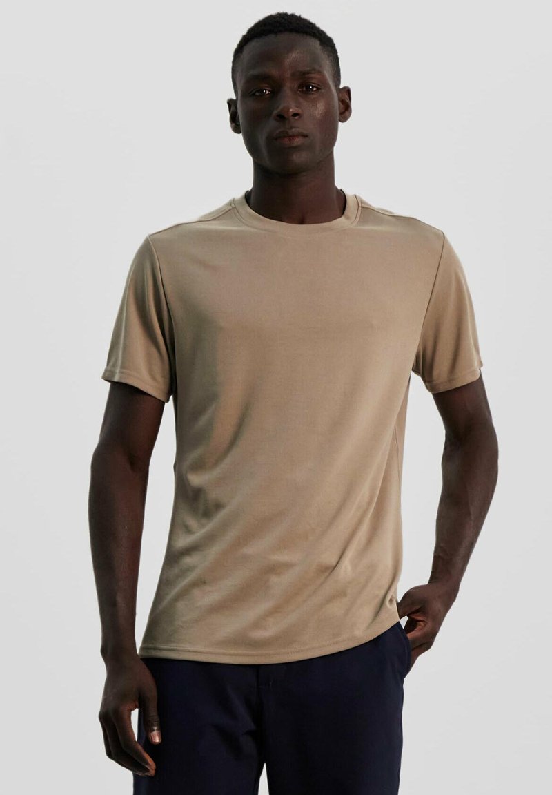 Sepiia NON IRON STAIN REPELLENT - T-Shirt basic - beige - Zalando.de