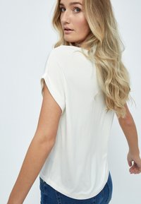 Desires DEGISELLE TEE - Základné tričko - gardenia