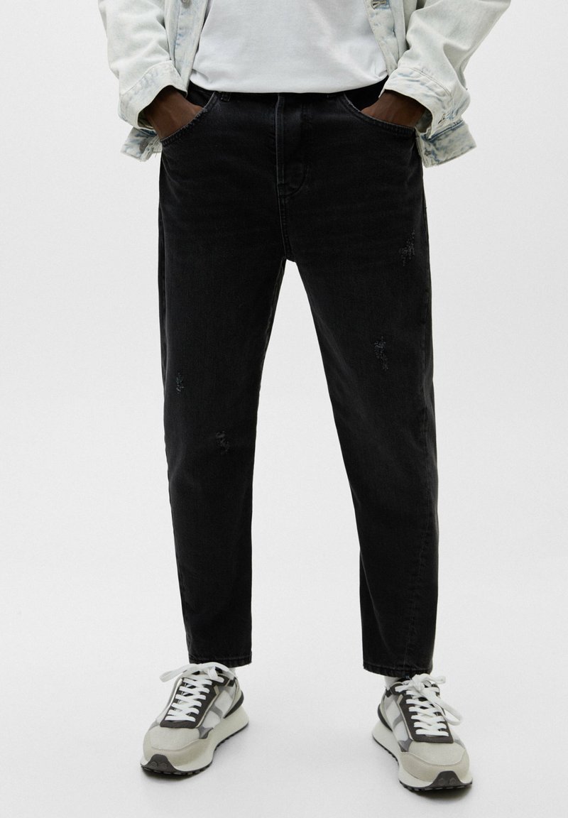 PULL&BEAR CARROT Jeans Tapered Fit mottled black/gemêleerd zwart