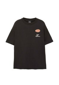 Sort T-shirt med korte ærmer og rund hals, med orange oval logo og hvid tekst "Begynd oplevelsen" på øverste venstre bryst.