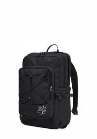 Sac à dos noir avec grande poche avant, sangles latérales ajustables, poignée supérieure, bretelles rembourrées et un logo d'empreinte de patte blanche sur la poche avant.