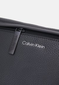 Calvin Klein UNISEX czarny
