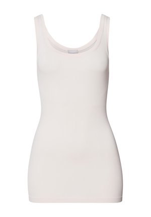 Top a canottiera beige chiaro realizzato in un tessuto elastico e liscio. Presenta un collo rotondo e spalline sottili. Design semplice, senza motivi o decorazioni visibili.