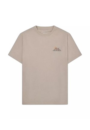 Beige T-shirt met korte mouwen en een kleine afbeelding van drie bergtoppen en zonnestralen op de linkerborst.