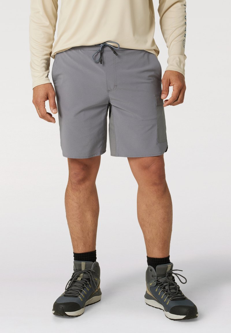 Wrangler ALL TERRAIN GEAR MIX MATERIAL SHORT Shorts quiet shade