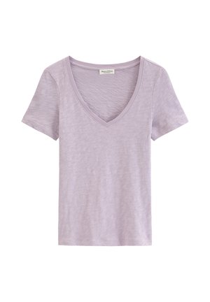 Lichtpaars katoenen T-shirt met korte mouwen, een diepe V-hals en een klein merkembleem aan de linker onderzoom.