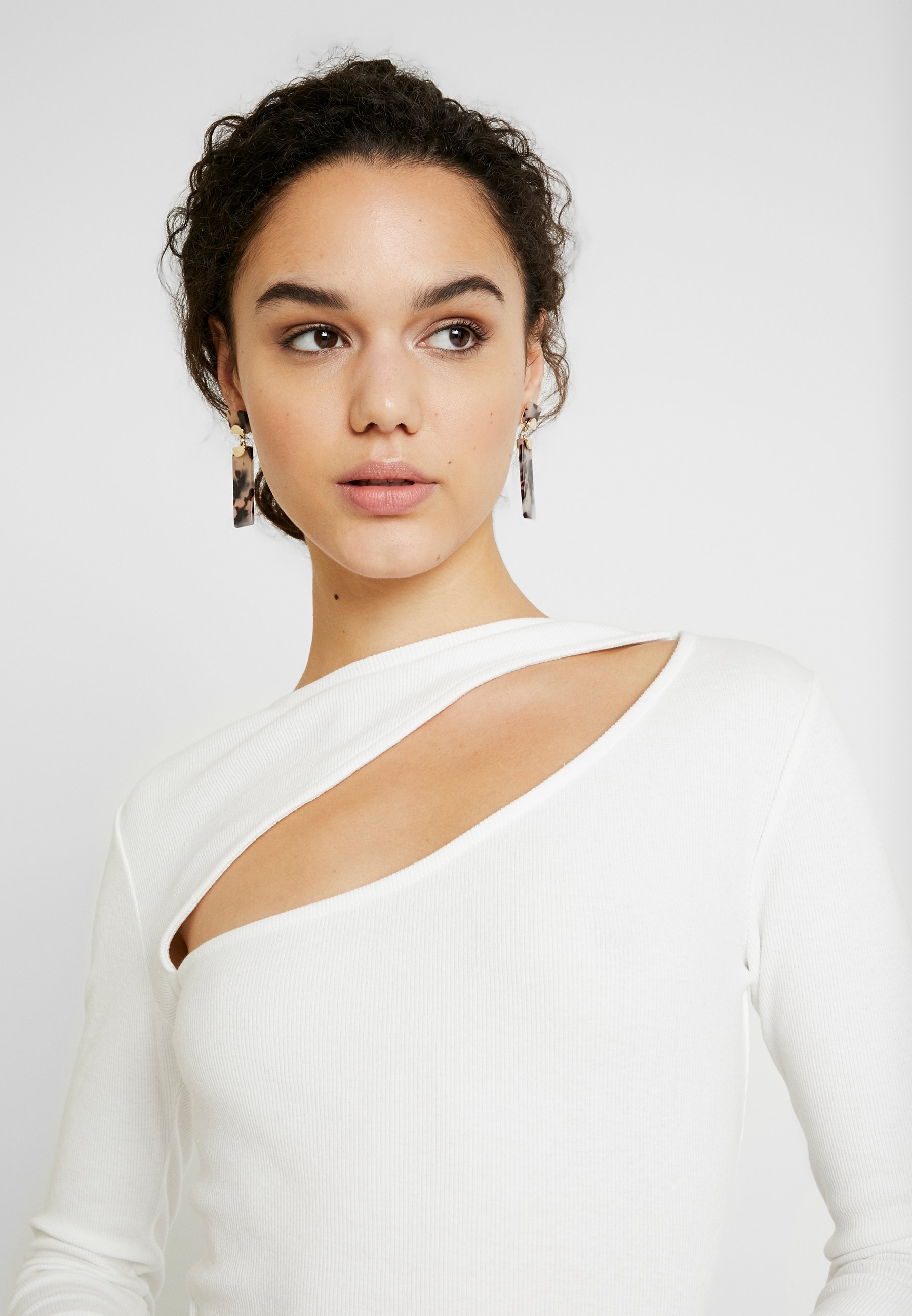 Nly by Nelly CUT OUT Långärmad tröja white Zalando.se Nly by Nelly CUT OUT Långärmad tröja white Zalando.se