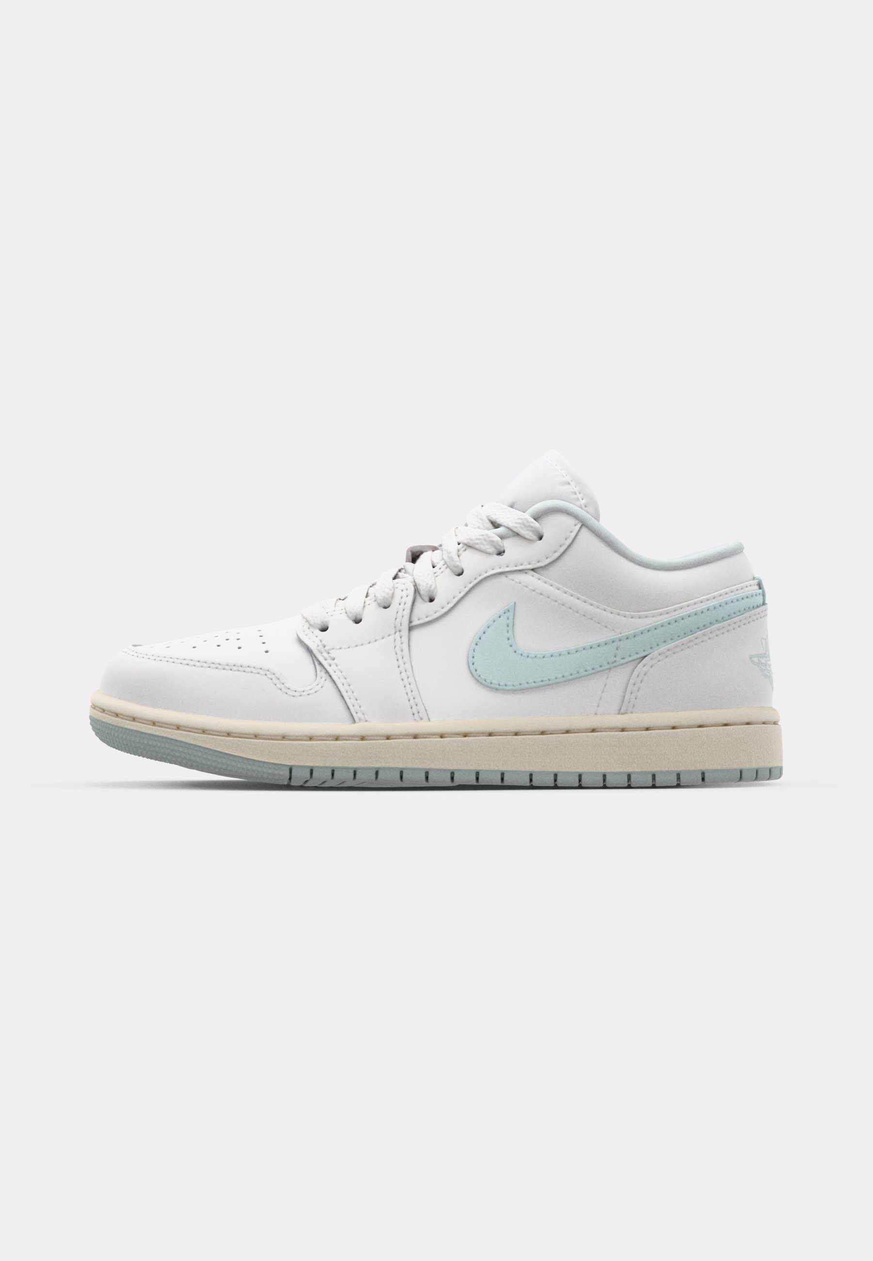 【NIKE】W AIR JORDAN 1 LOW SAIL/IGLOO 国内発送 JORDAN BRAND (WMNS) AIR JORDAN 1 LOW 