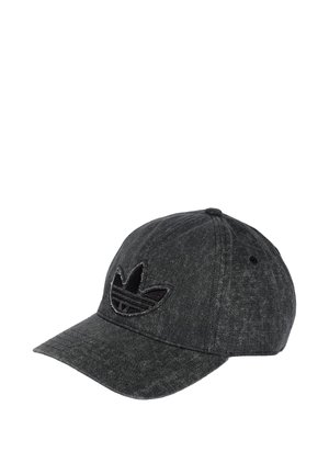 Gorra de béisbol de denim negro con visera curva y logotipo de Adidas trefoil bordado en negro en el centro delantero.