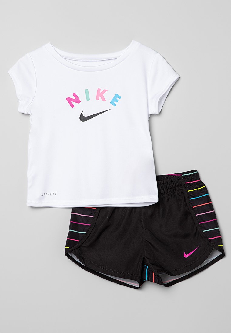 Nike Sportswear Sport T-shirt zwart
