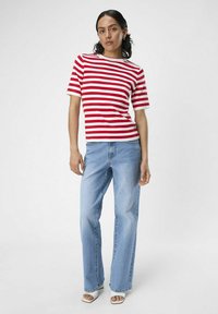 Object OBJESTER mleczny