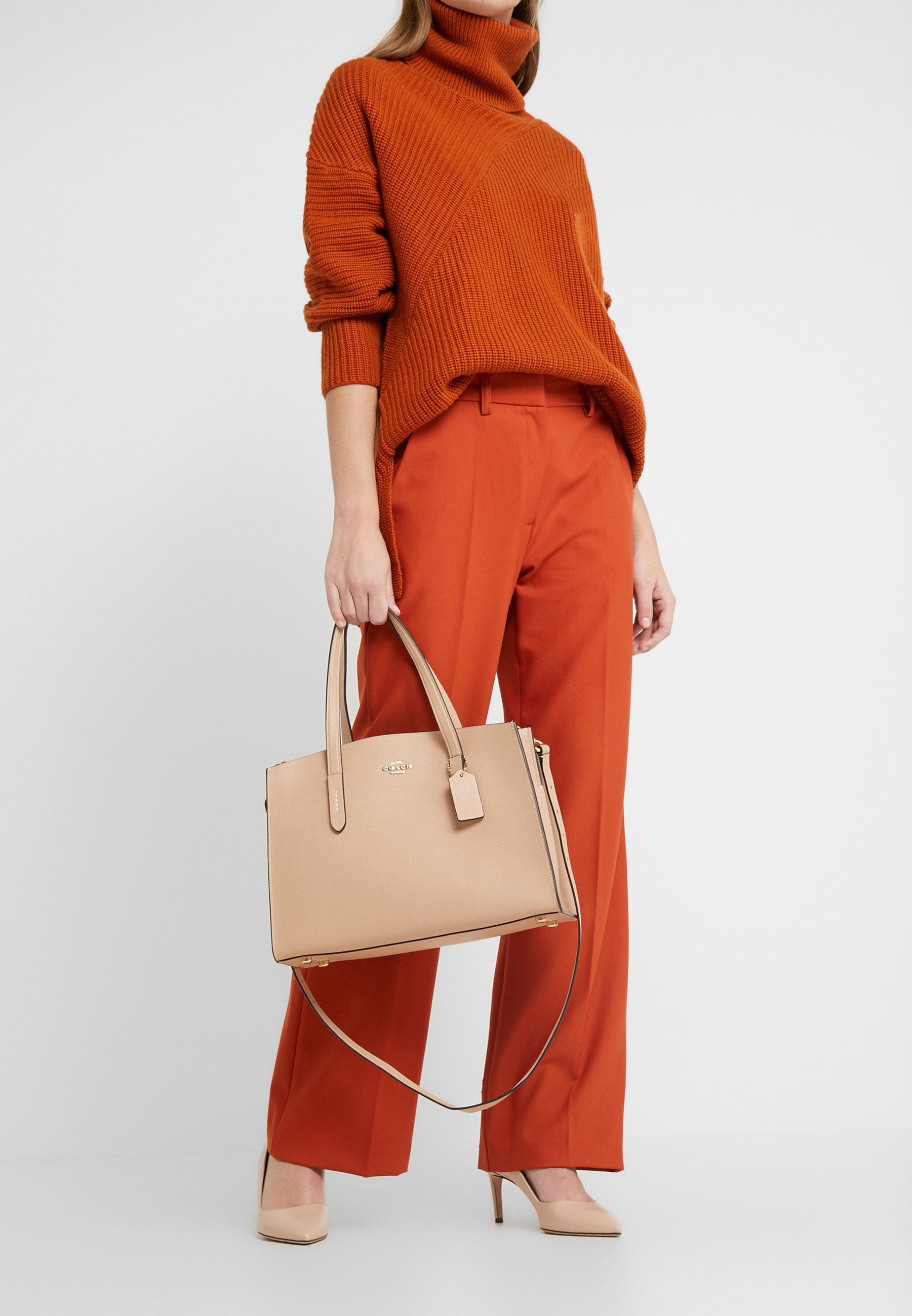 Coach CHARLIE CARRYALL Håndveske beechwood Zalando.no Coach CHARLIE CARRYALL Håndveske black Zalando.no