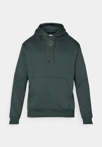 Felpa con cappuccio verde scuro, tasca frontale a marsupio, cappuccio regolabile con cordino, piccolo logo ricamato sul petto e maniche con polsini.