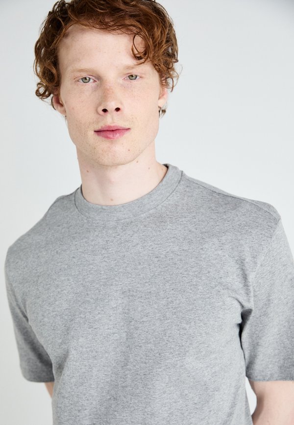 RELAXED  - Basic T-shirt4