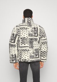 Redefined Rebel Overgangsjakke - off-white
