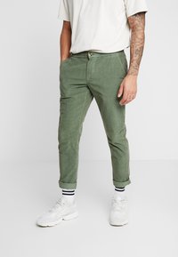 Redefined Rebel RON PANTS SLIM FIT - Calças - duck green