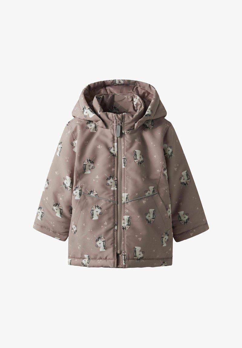 Lichtroze waterdichte jas met een eenhoornpatroon, een capuchon, een ritssluiting aan de voorkant en twee zijzakken met een gladde textuur.