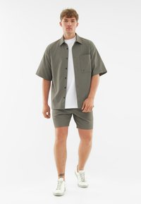 Johnny Urban MASON - Košeľa - grey olive