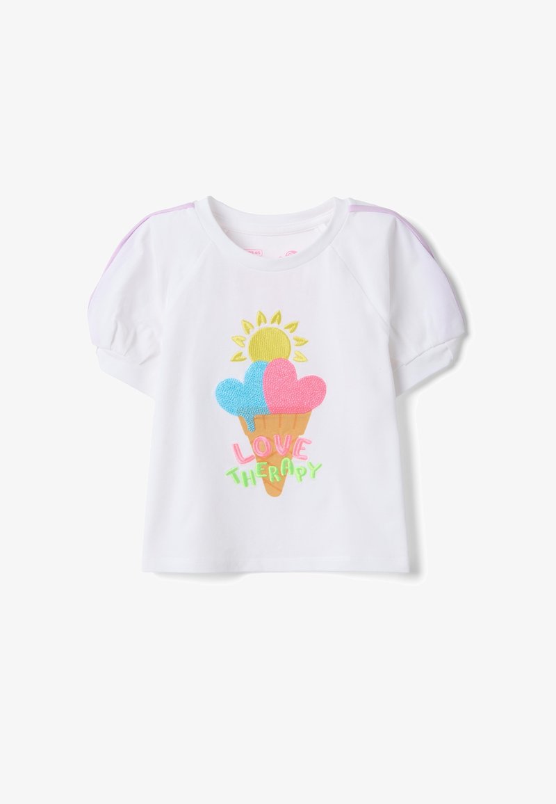 Camicetta bianca a maniche corte per bambino con spalle gonfie, caratterizzata da un cono gelato ricamato con cuore e sole, e la scritta "Love Therapy".