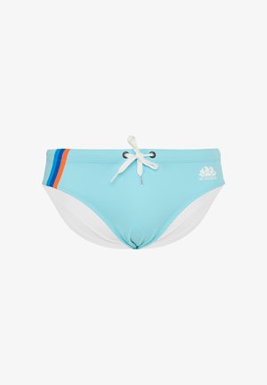 Slip da bagno uomo azzurro chiaro con fodera interna bianca, coulisse bianca, tre strisce a sinistra e logo Sundek bianco a destra.