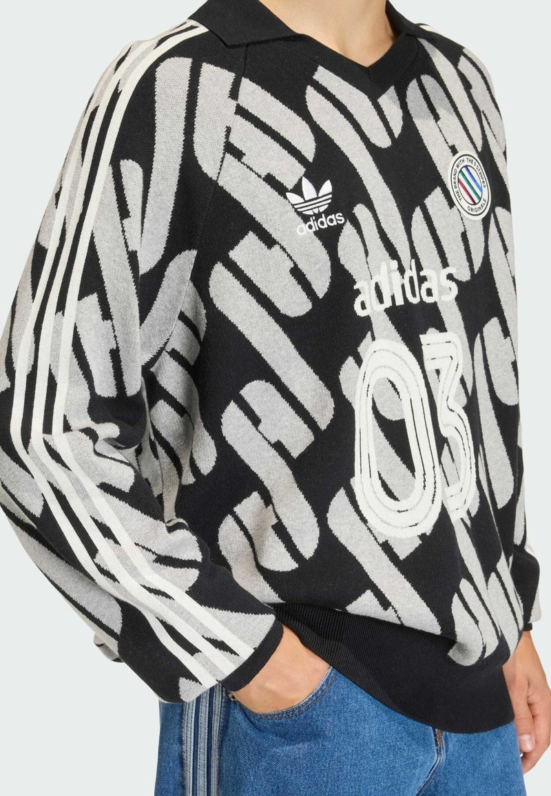 Felpa nera e grigia con motivo, con colletto, caratterizzata da un logo ricamato, il numero "03" e strisce bianche sulle maniche.