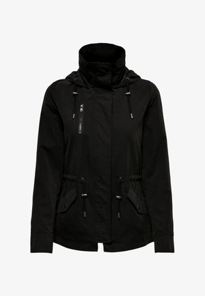 Czarna kurtka z wysokim kołnierzem, zapięciem na zamek, regulowanym w pasie, bocznymi kieszeniami i gładką fakturą.