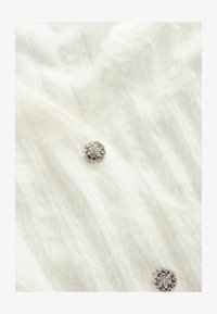 Unselected, white ecru