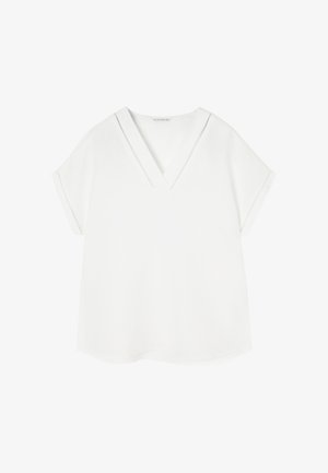 Bela V-izrezana majica s kratkimi rokavi, ki ima vodoravne šive okrog izreza in rokavov. Gladka tekstura tkanine.