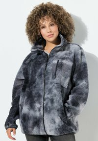 Giacca in pile tie-dye grigia e nera con colletto alto, zip completa e tasca frontale. Tessuto morbido e vestibilità relax per il massimo comfort.