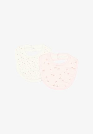 Deux bavoirs pour bébé en coton doux, l’un blanc avec de petits cœurs roses, l’autre rose clair avec de petits motifs floraux, tous deux avec des fermetures pression.