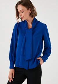 Unselected, saxe blue
