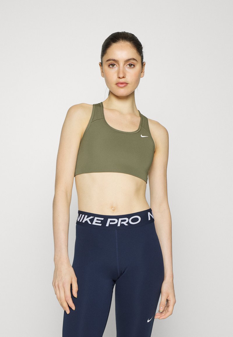 Nike Performance BRA - Sutiã desportivo de suporte médio - medium olive/white
