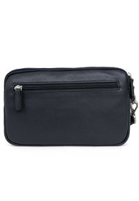 Marineblauwe leren clutch met een textuur oppervlak, een hoofdvak met rits en een klein buitenvak. Bevat metalen hardware.