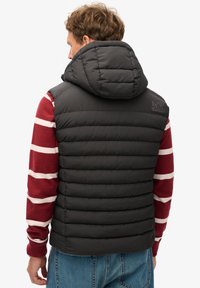 Superdry & Co HOODED FUJI  - Chaleco - black