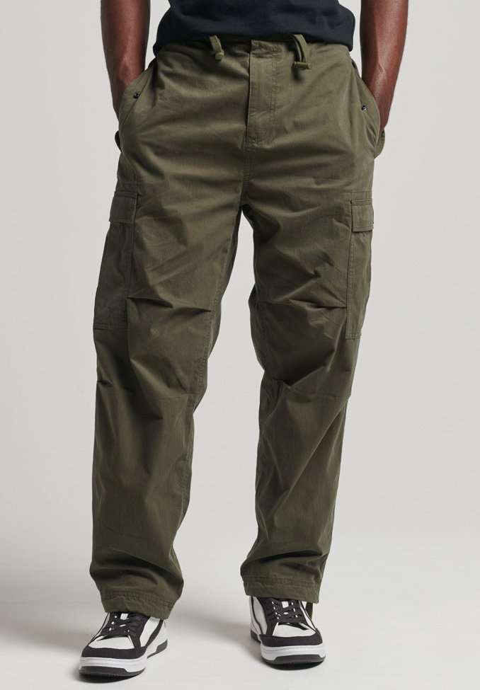 Superdry PARACHUTE - Cargo trousers 