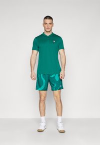 Fila SHORTS LEO - Sport rövidnadrágok - aventurine