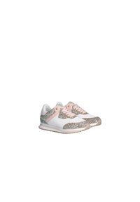 Sneakers con una parte superiore bianca texturizzata, dettagli rosa e decorazioni dorate glitterate sui lati. Suola in gomma e design ammortizzato.