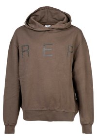 Bruine hoodie van zacht materiaal, voorzien van een voorzak, trekkoord in de capuchon en "REP" in donkergrijs gedrukt over de borst.