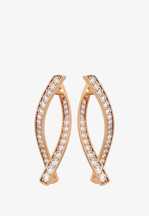 Náušnice ve tvaru zakřiveného kruhu z růžového zlata, ozdobené jednou řadou kulatých bílých diamantů podél vnějšího okraje.