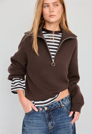 Stradivarius, KNIT JUMPER WITH ZIP 05022431 - Pullover - dark brown