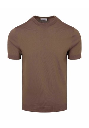 Bruin grofgebreid shirt met korte mouwen, ronde hals en geribbelde boorden en zoom, weergegeven op een witte achtergrond.