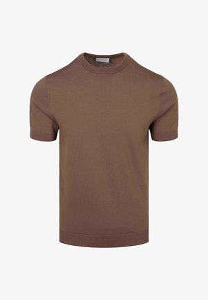 Braunes, kurzärmeliges Strickshirt mit Rundhalsausschnitt und gerippten Bündchen und Saum, dargestellt auf weißem Hintergrund.