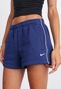 Nike Sportswear Basic póló - black