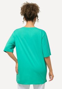 Ulla Popken PLUS SIZE SHORT SLEEVE TEE  - Basic T-shirt - turquoise green