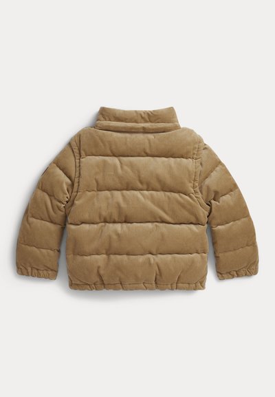 Καφέ φουσκωτό μπουφάν από καμπαρντίνα με ψηλό γιακά, οριζόντια ραφή και ελαστικούς μανσέτες. Απαλή υφή, ελαφρύ σχέδιο και κοντή γραμμή.