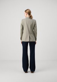 DRYKORN ATLIN khaki